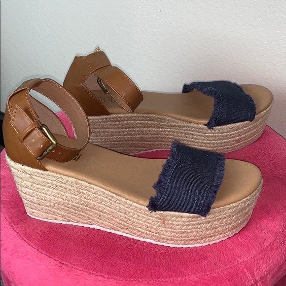 BRASH denim and brown espadrilles. - Picture 5 of 8